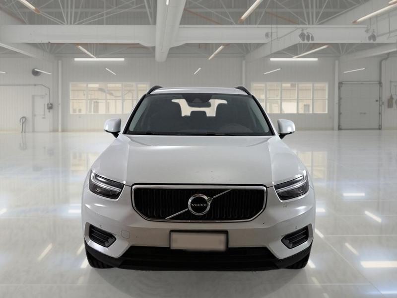 VOLVO XC40 T2 automatico Momentum Core
