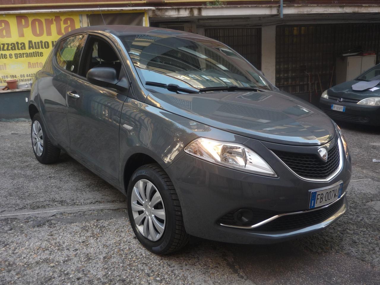 Lancia Ypsilon 0.9 TwinAir 85 CV 5 porte Metano Ecochic Gold