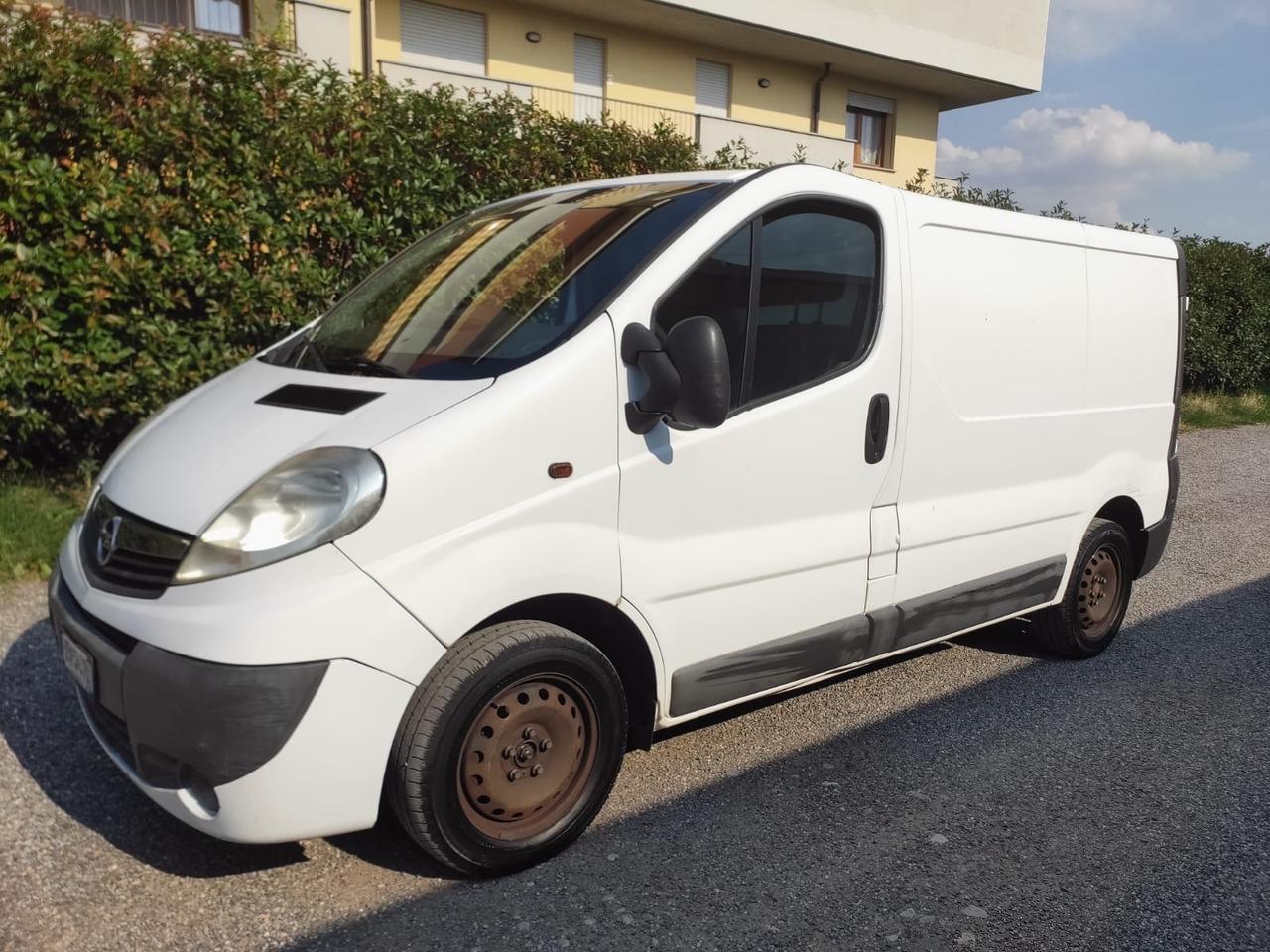 Opel Vivaro 2012