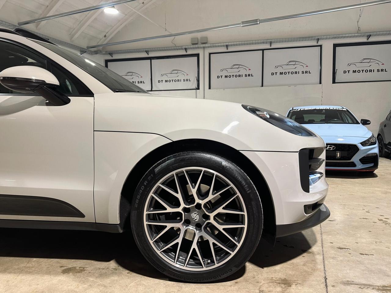 Porsche Macan 2.0 TETTO - PASM RETROCAMERA TAGLIANDI UFF.