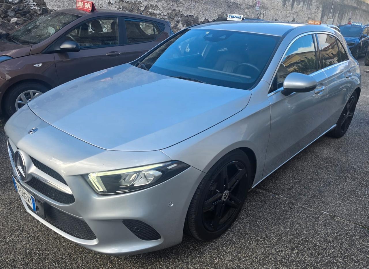 Mercedes-Benz A 180 d Automatic Sport full pelle