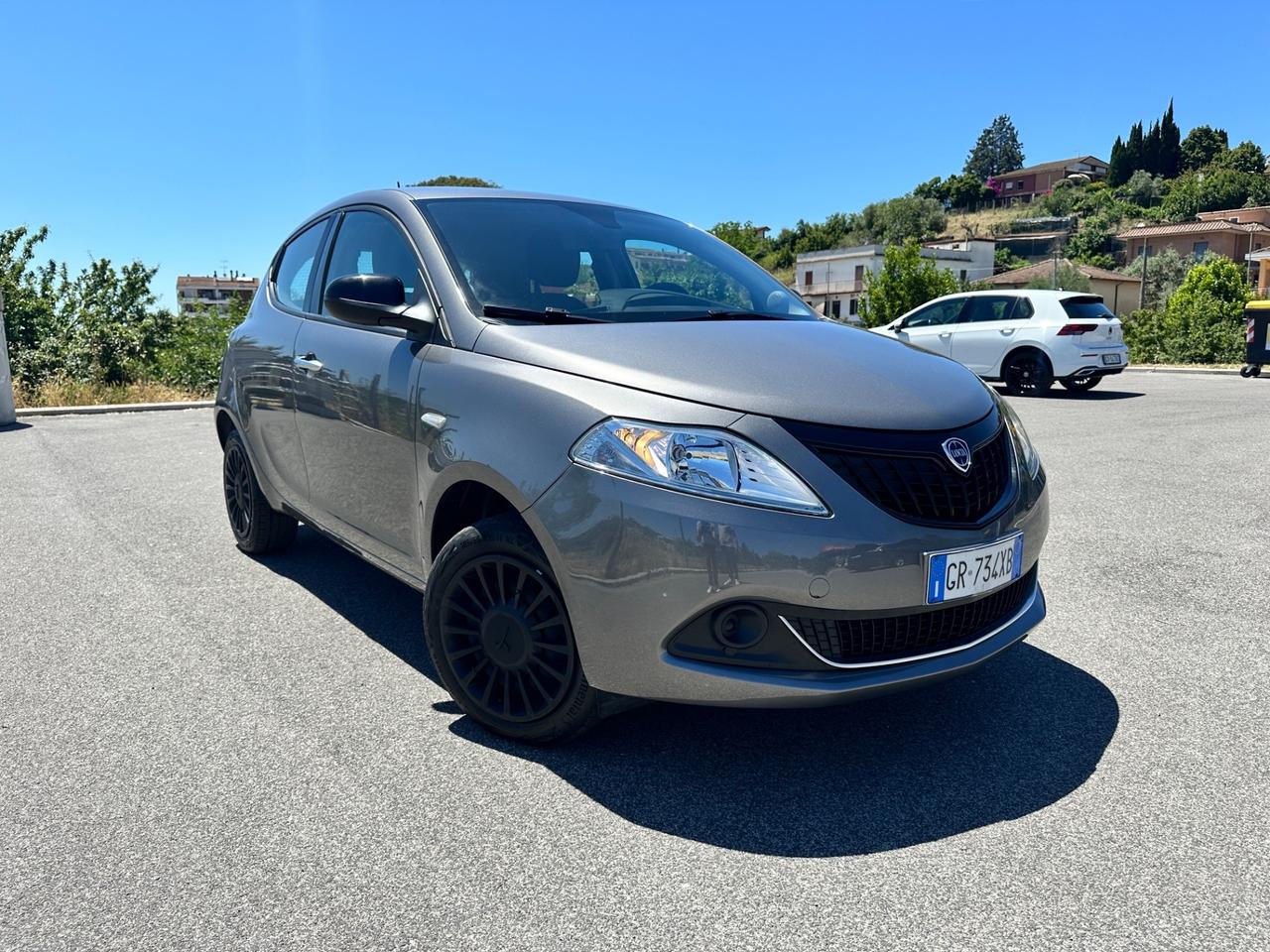 Lancia Ypsilon 1.0 5 porte Ibrida neopatentati Fatturabile iva esposta