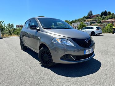 Lancia Ypsilon 1.0 5 porte Ibrida neopatentati Fatturabile iva esposta