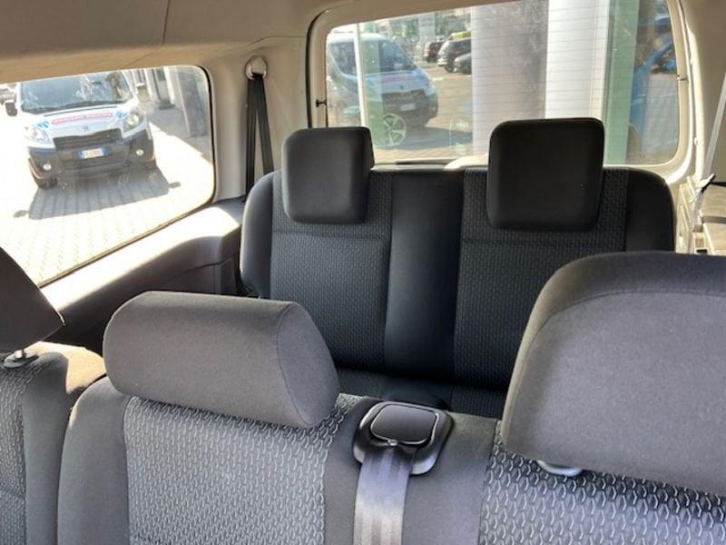 Volkswagen Caddy 2.0 TDI 102 CV DSG Comfortline Maxi 7 posti