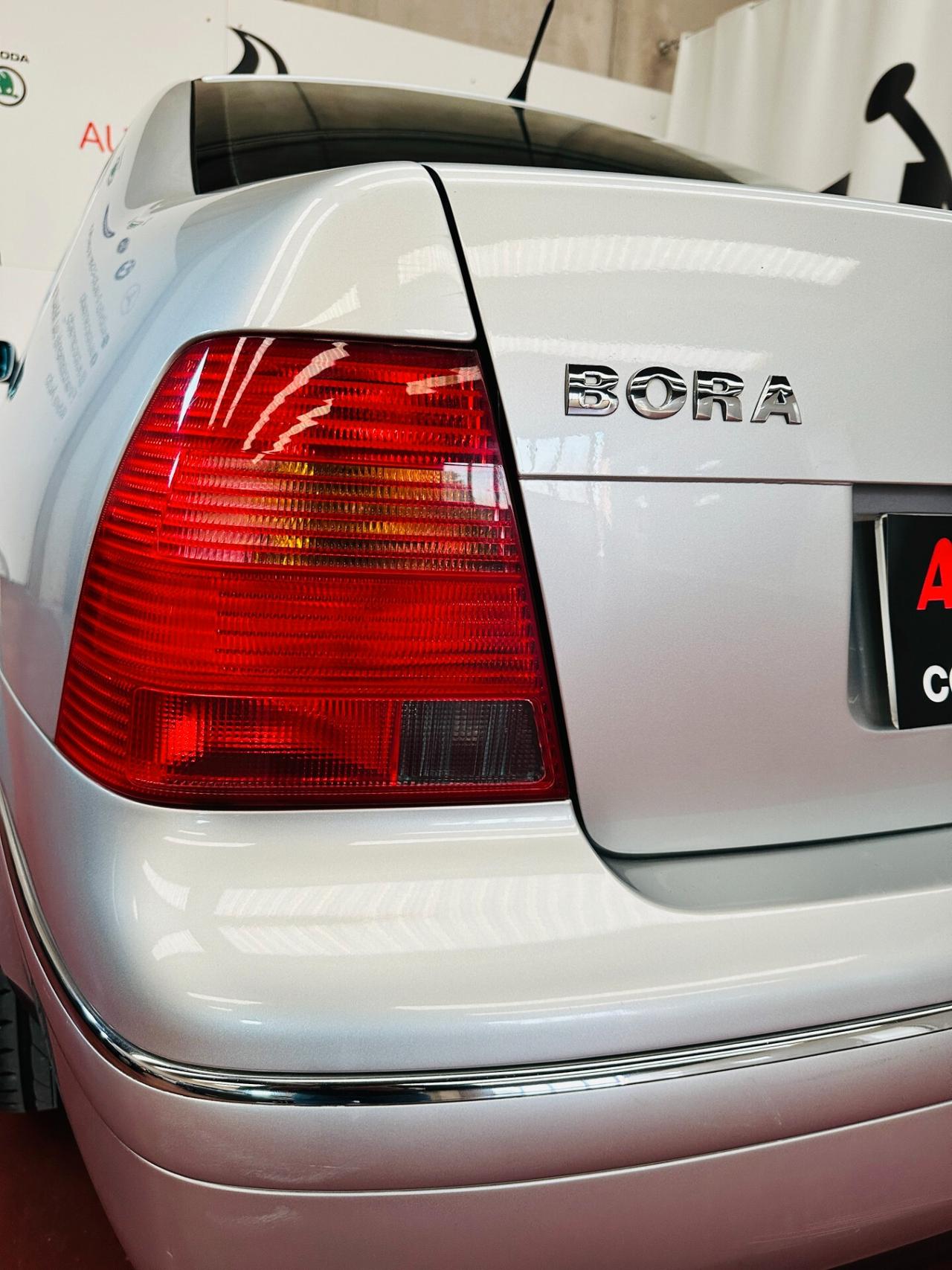 Volkswagen Bora 1.6 105CV 16V cat Highline