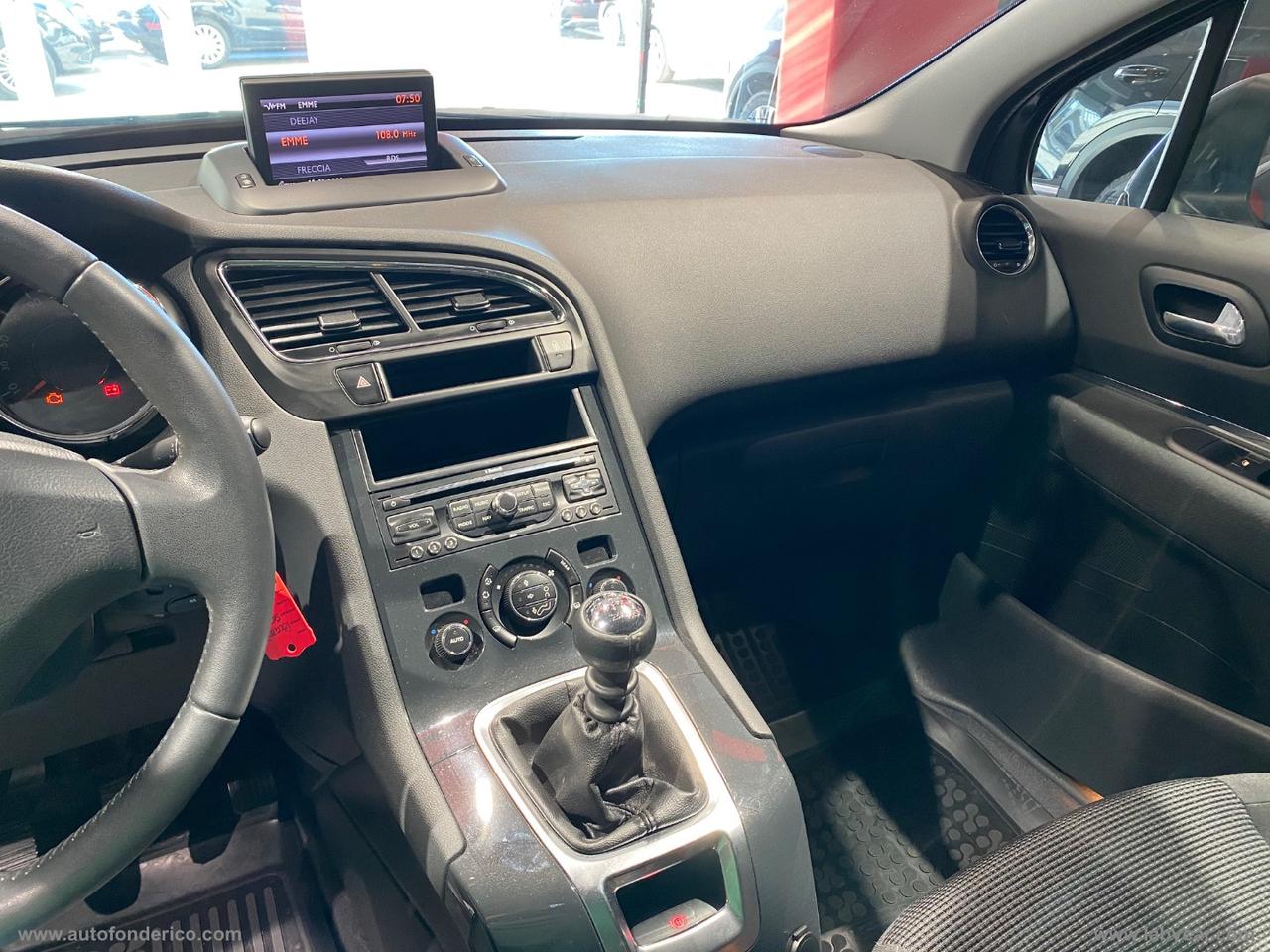 PEUGEOT 5008 1.6 HDi 115 CV Business