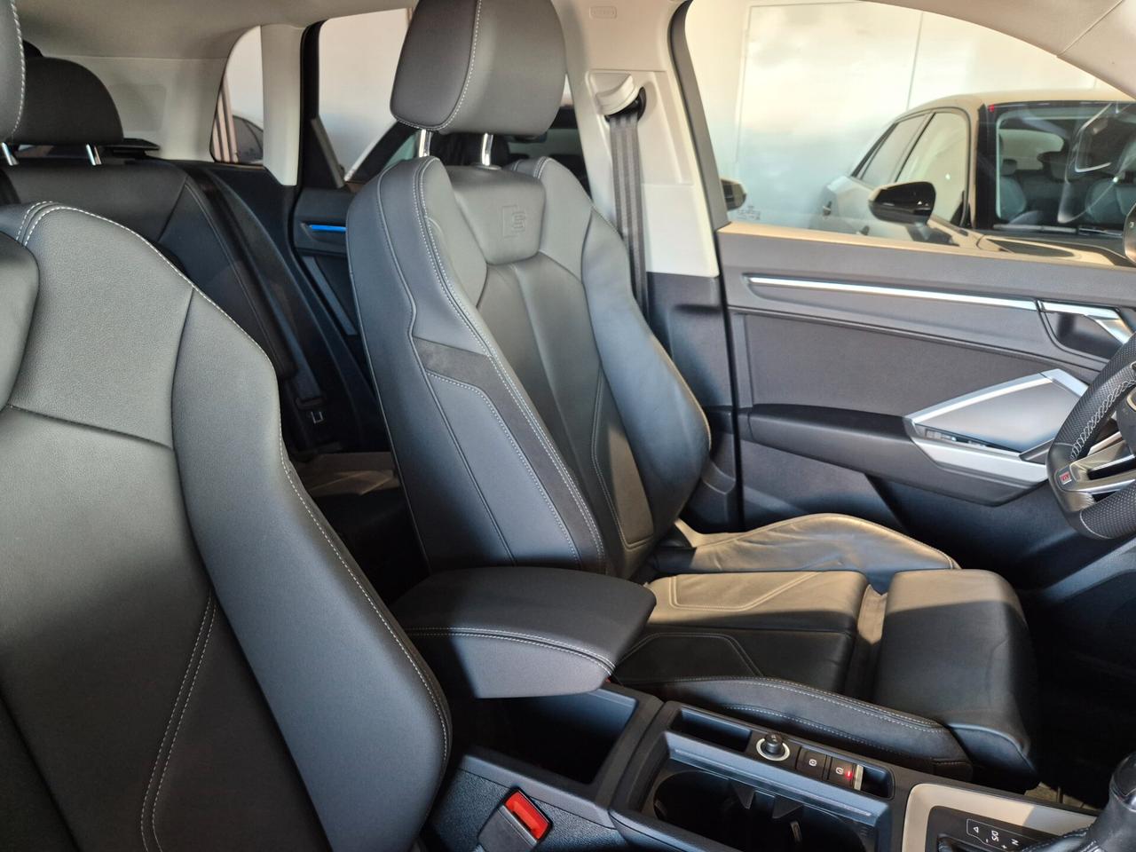 Audi Q3 35 TDI S tronic Sline edition IDENTITY BLACK