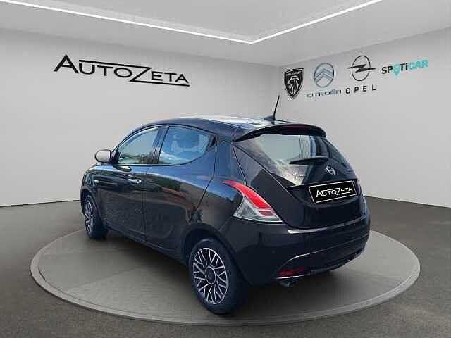 Lancia Ypsilon 1.0 FireFly 5 porte S&S Hybrid Ecochic Gold