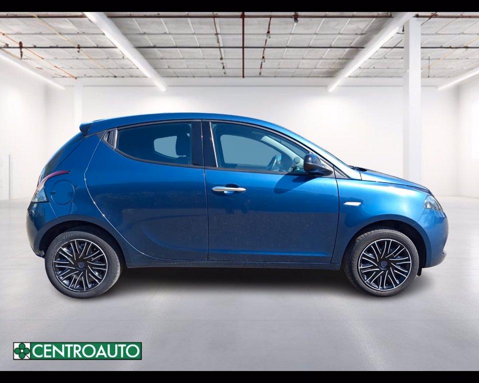 LANCIA Ypsilon 1.0 firefly hybrid Gold s&s 70cv 5p.ti del 2024