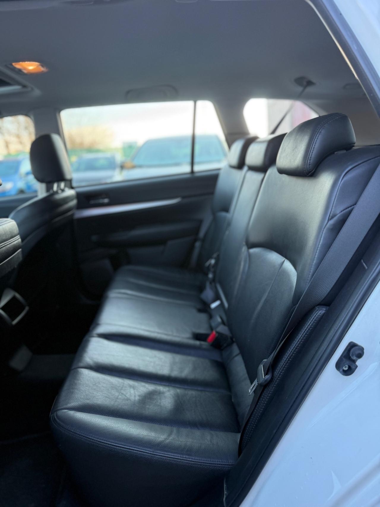 Subaru OUTBACK 2.0D Trend Leather