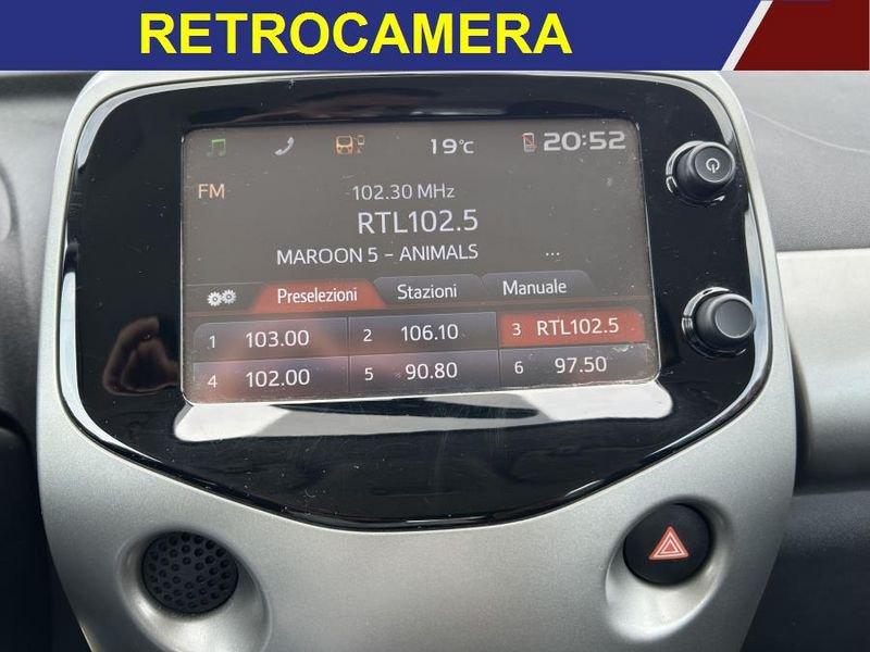 Toyota Aygo 1.0 VVT-i 69 CV 5p x-play NAVI + RETROCAMERA