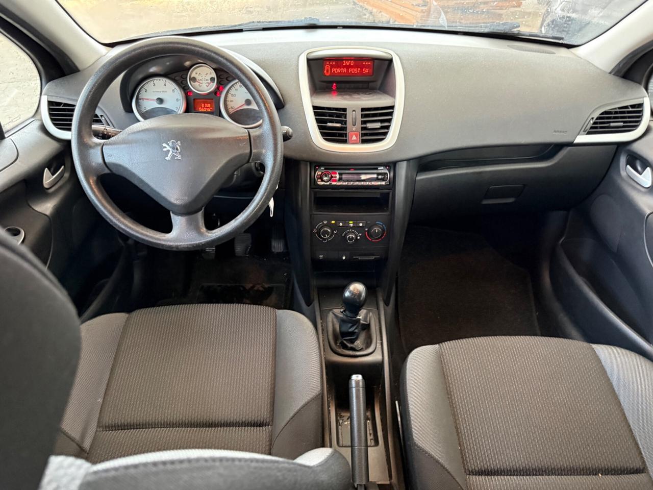 Peugeot 207 1.4 8V 75CV 5p. X Line
