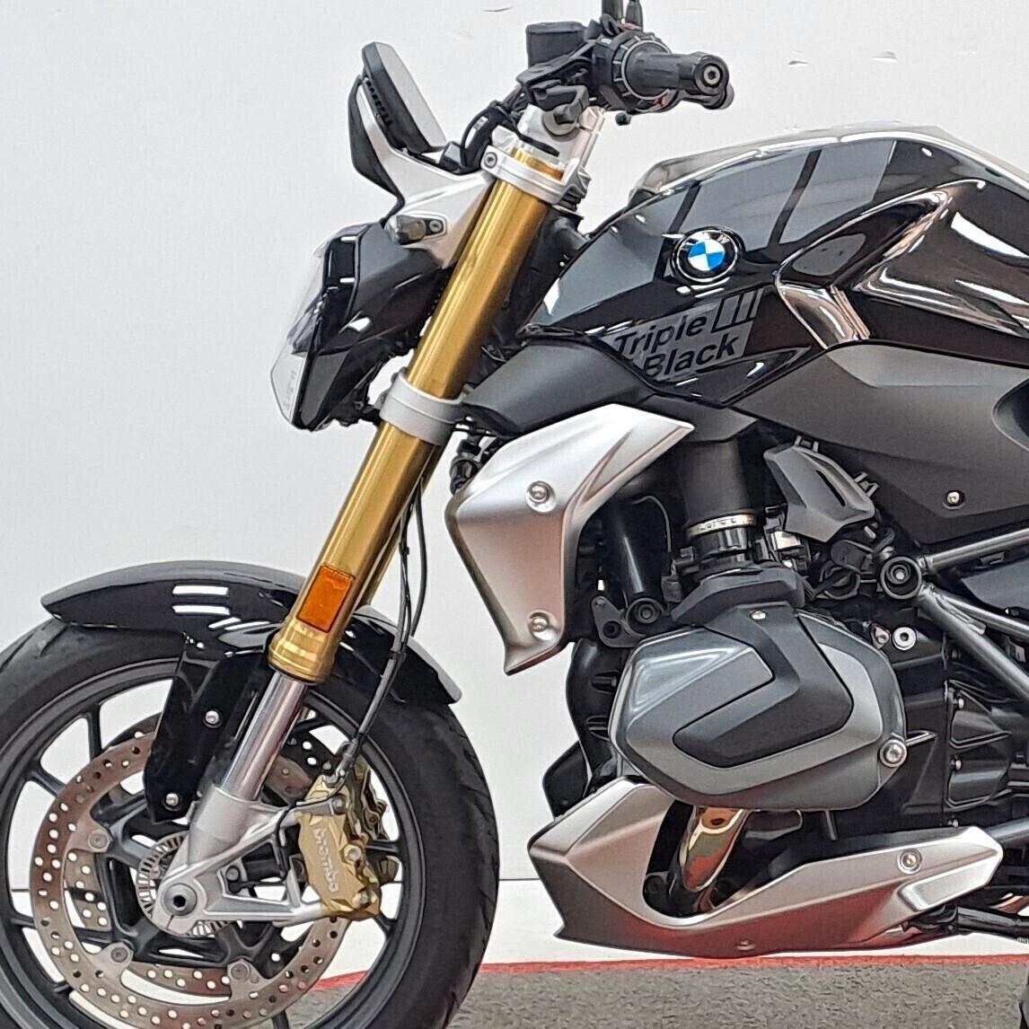 BMW R 1250 R Triple Black NUOVA / KM 0