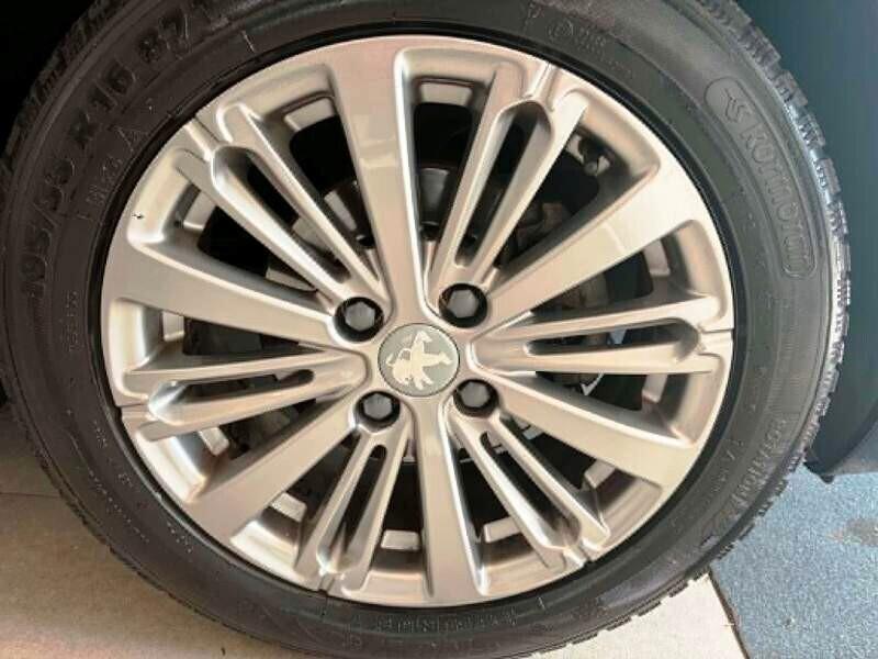 Peugeot 208 PureTech 82 CV Active