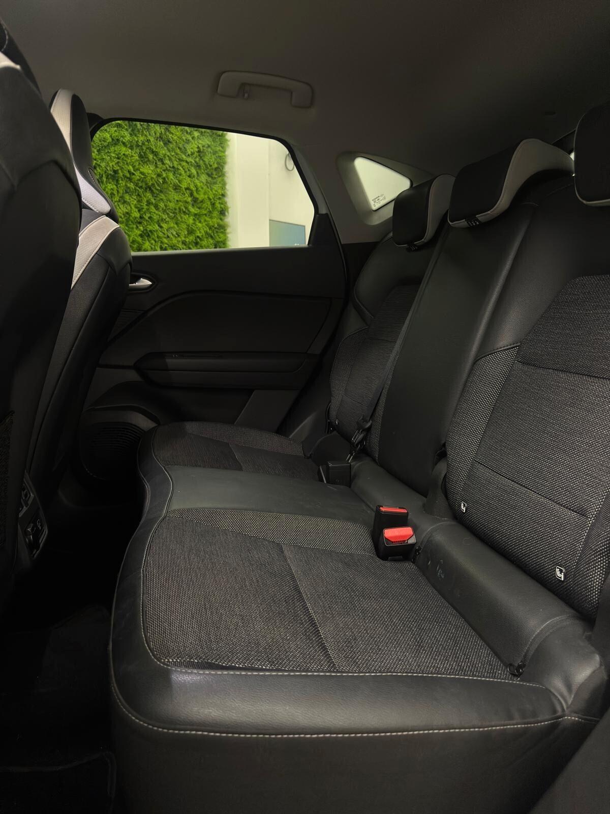 Renault Captur Plug-in Hybrid E-Tech 160 CV Intens