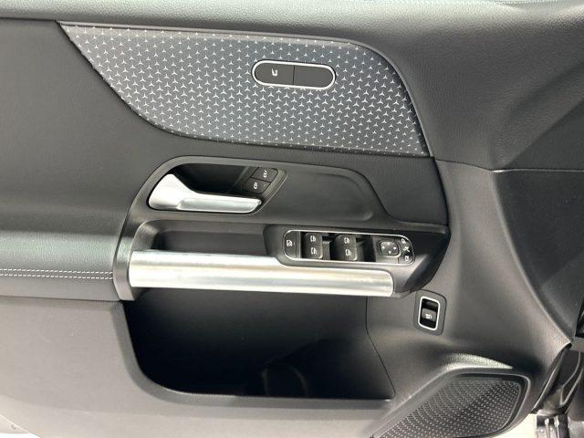 MERCEDES-BENZ B 180 d Automatic Street Edition