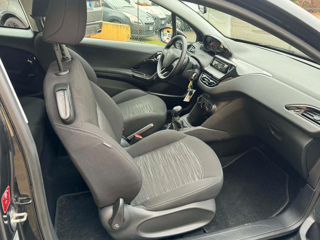 Peugeot 208 Anno 2012 1.2 Benz 62.000 KM 82 CV