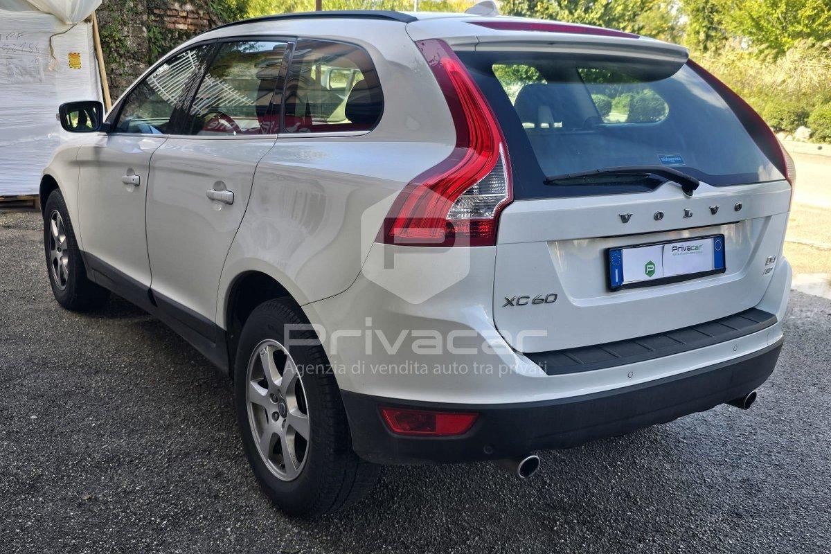 VOLVO XC60 D4 AWD Geartronic Momentum