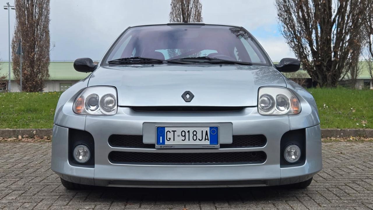 Renault Clio 3.0 V6 24V cat 3 porte Sport