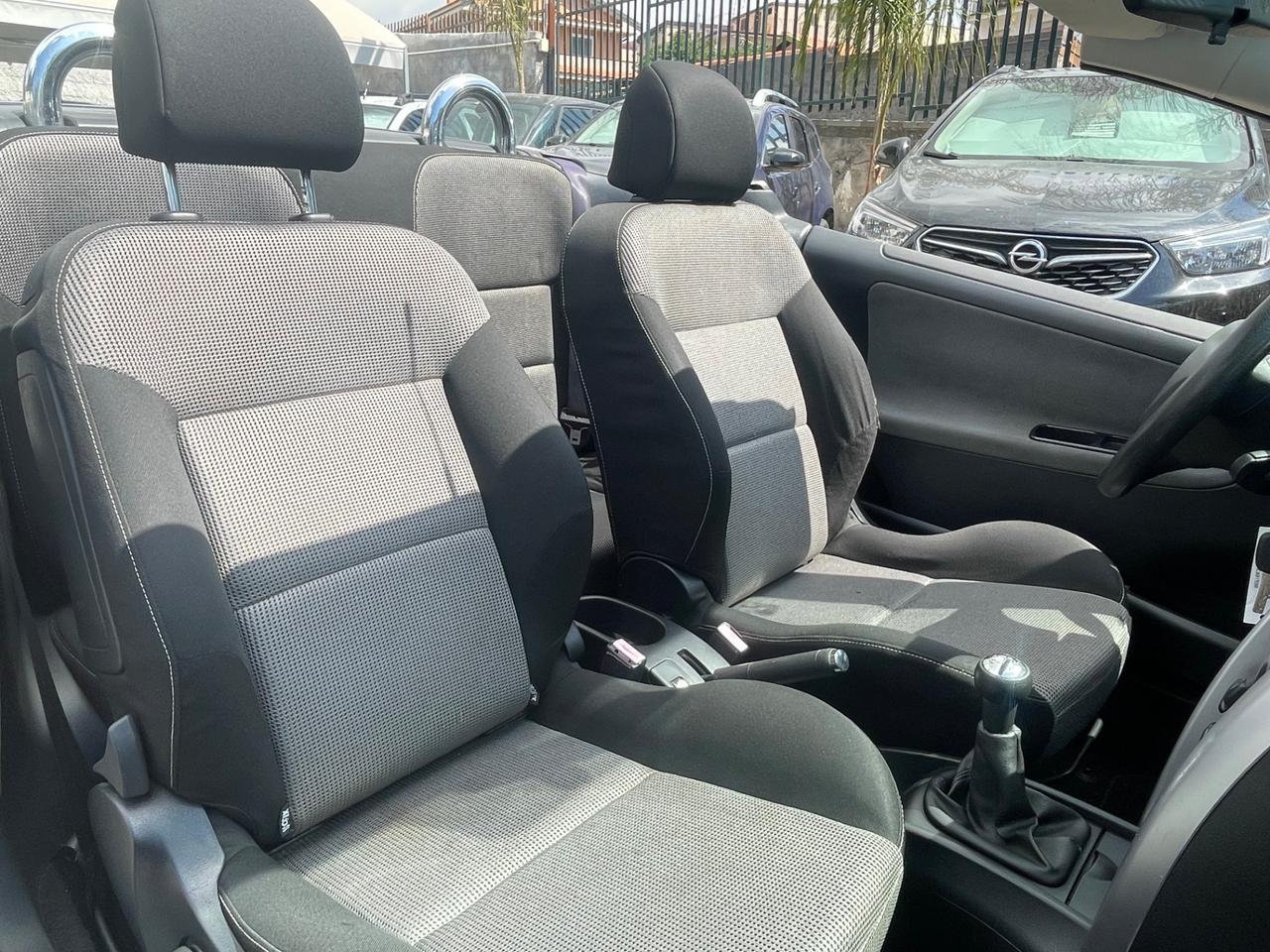 Peugeot 207 1.6 VTi 120CV CC Féline