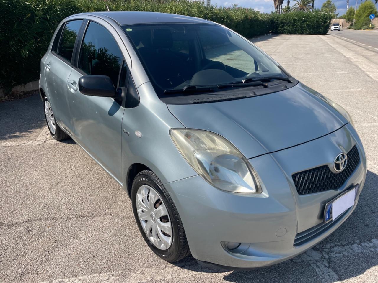 Toyota Yaris 1.4 D-4D 5 porte Sol 90 CV