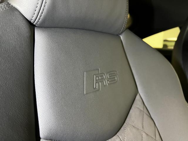 AUDI TT RS Coupé 2.5 TFSI quattro S tronic / SEDILI A GUSCIO