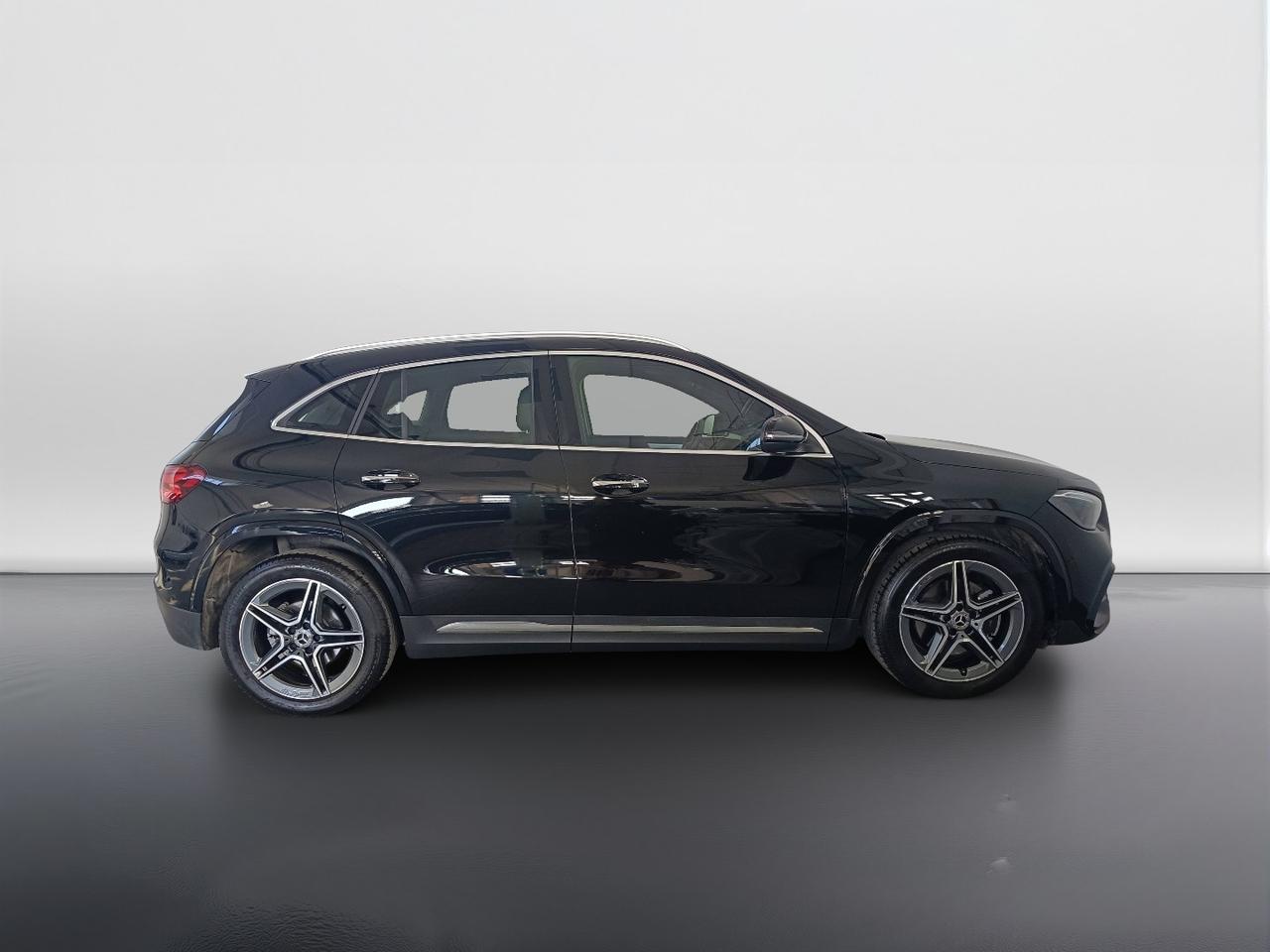 Mercedes-Benz GLA-H247 2023 - GLA 180 d AMG Line Advanced Plus auto