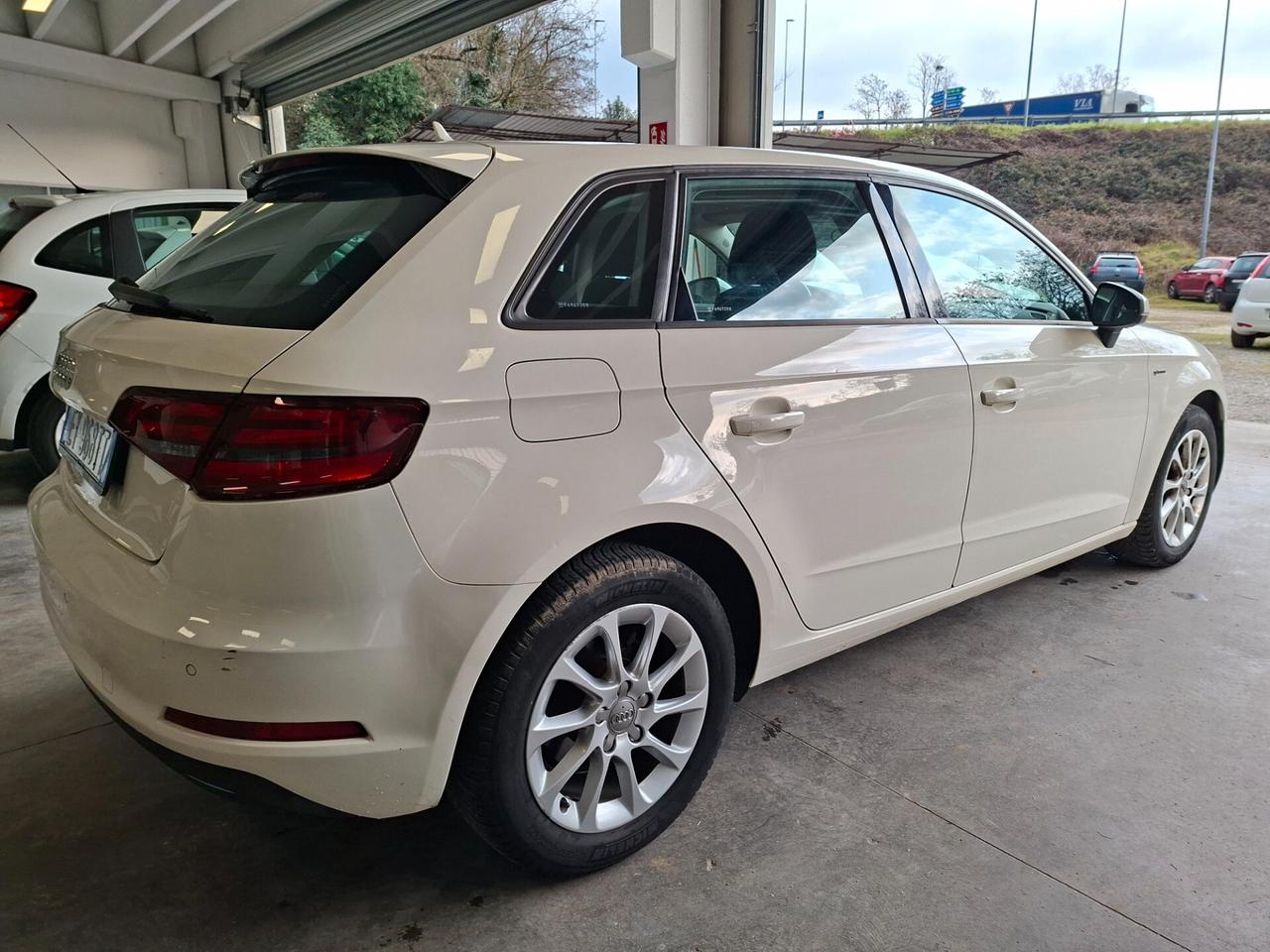 Audi A3 SPB 1.4 TFSI S tronic g-tron Attraction