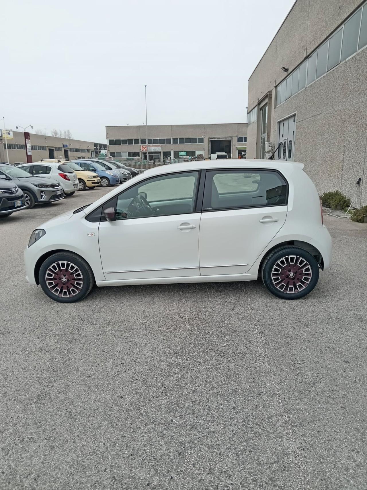 Seat Mii 1.0 68 CV 5 porte Chic Ecofuel