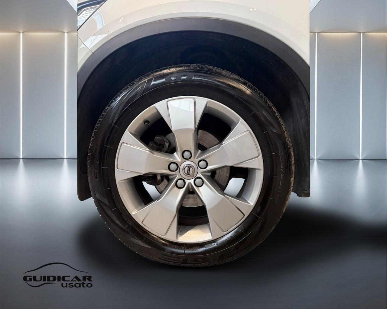 VOLVO XC40 - XC40 1.5 t2 Momentum Pro auto my21