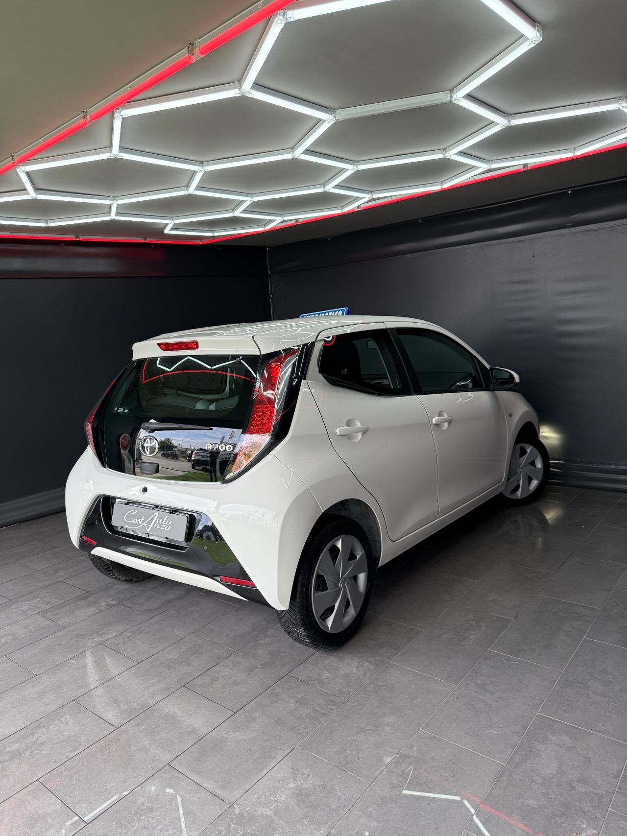 Toyota Aygo 1.0 Benzina x-clusiv 11/2014 AUTOMATICA