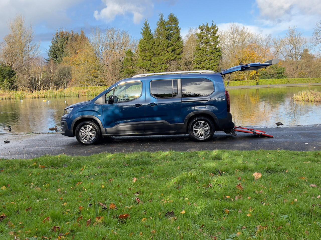 Peugeot Rifter e-Rifter motore elettrico 136 CV 50kWh Allure Long