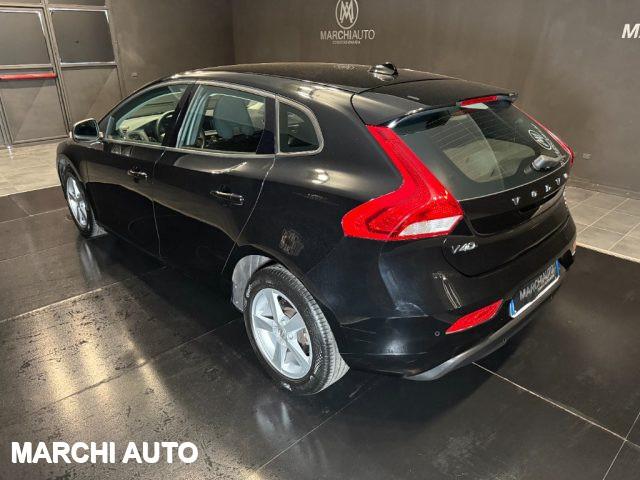 VOLVO V40 T2 Plus