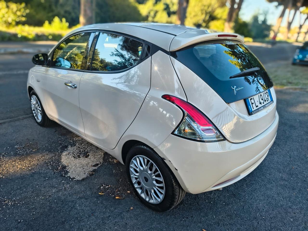 Lancia Ypsilon 1.2 benzina GPL VALIDO 2031