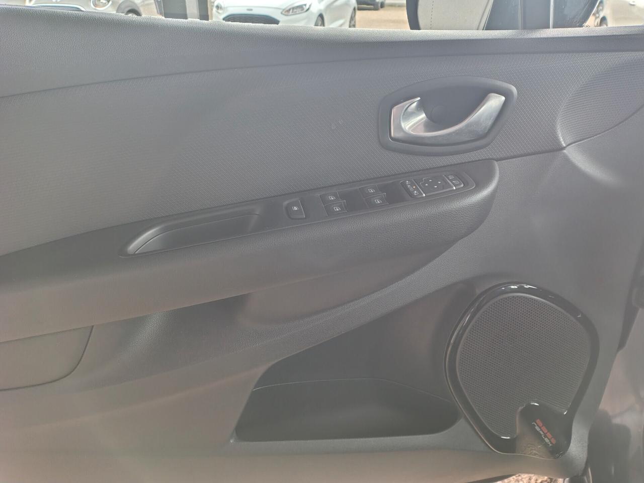 Renault Clio TCe 12V 90 CV 5 porte Moschino Life