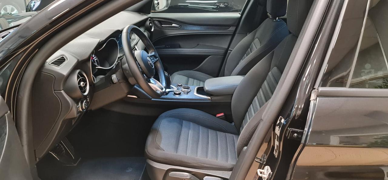 Alfa Romeo Stelvio 2.2 Turbodiesel 160 CV AT8 RWD Business