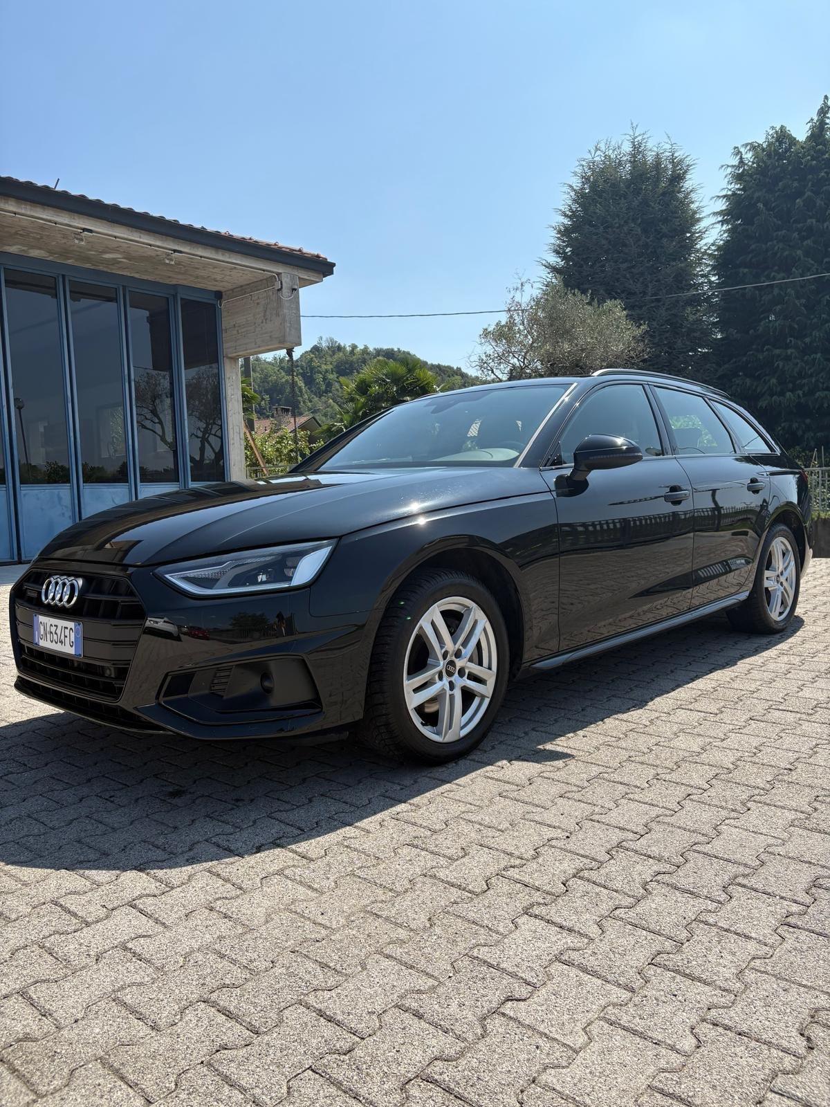 Audi A4 Avant 40 TDI quattro S tronic Business Advanced