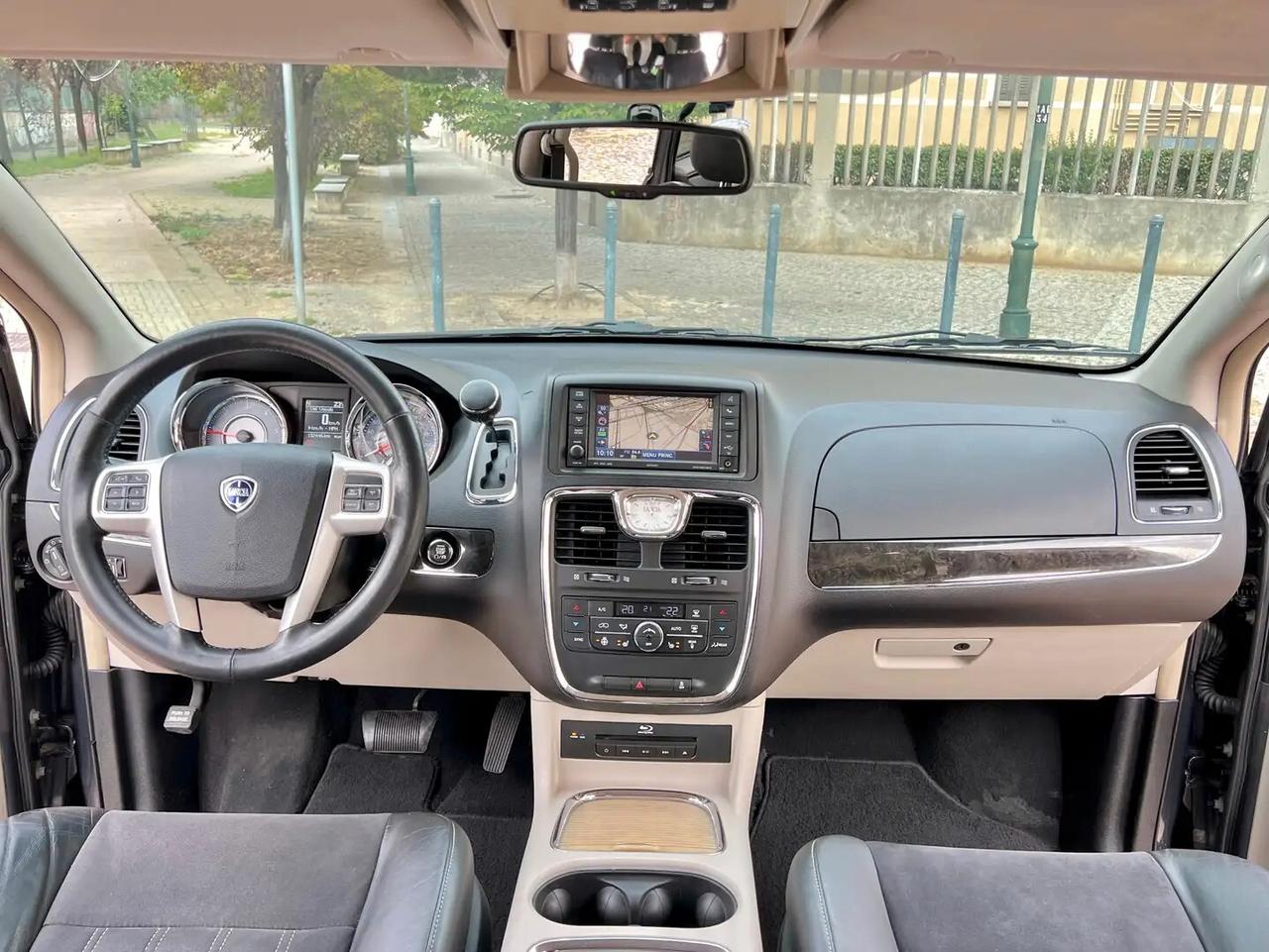 Lancia Voyager 2.8 Turbodiesel Platinum 177 CV