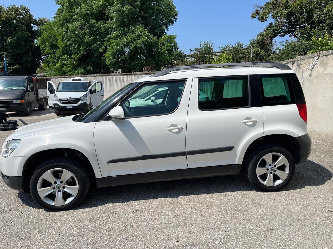 Skoda yeti -1600 tdi/105 cv -full-2012