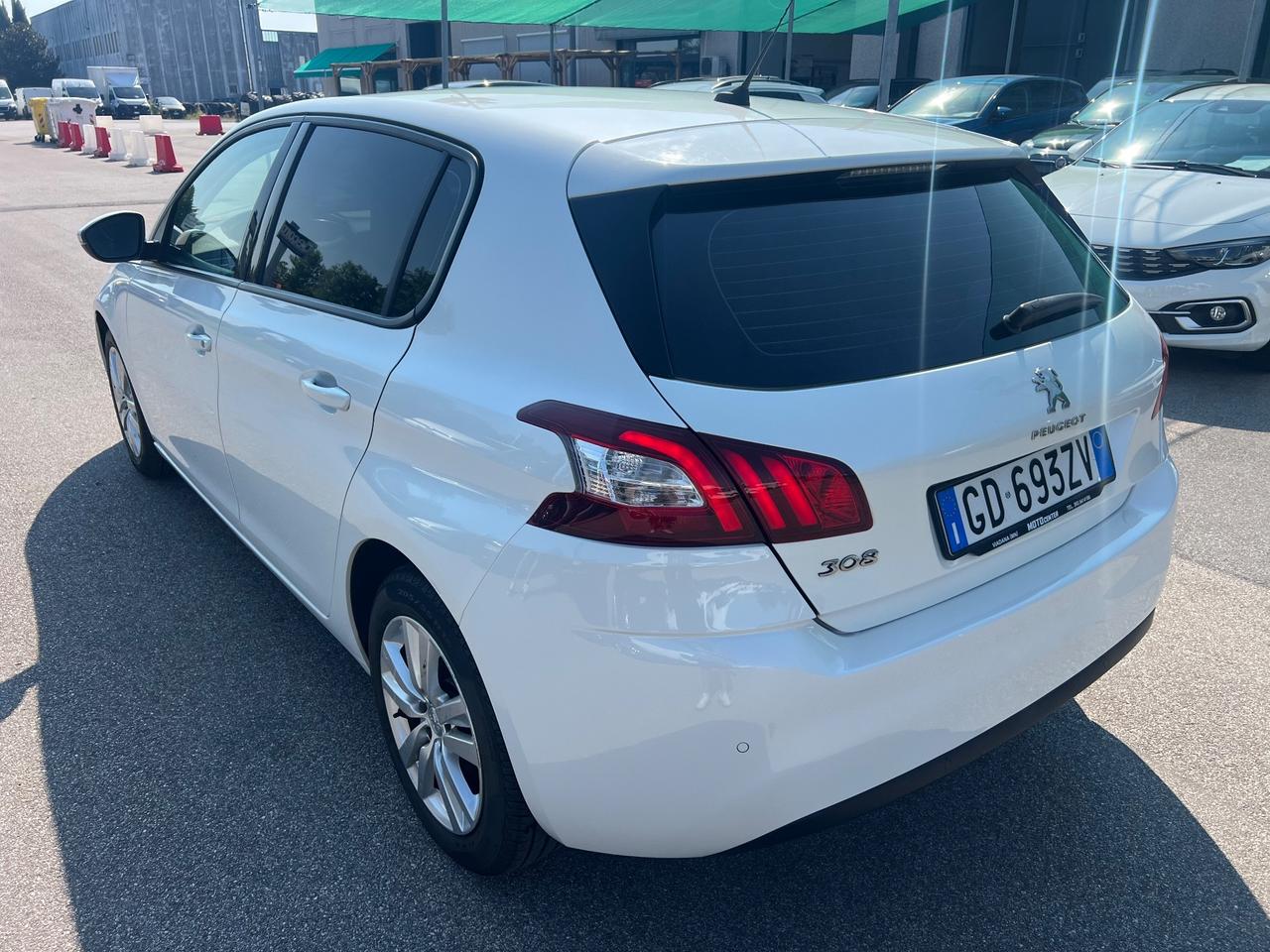 Peugeot 308 Berlina 1.5 130 Cv Bianco perla