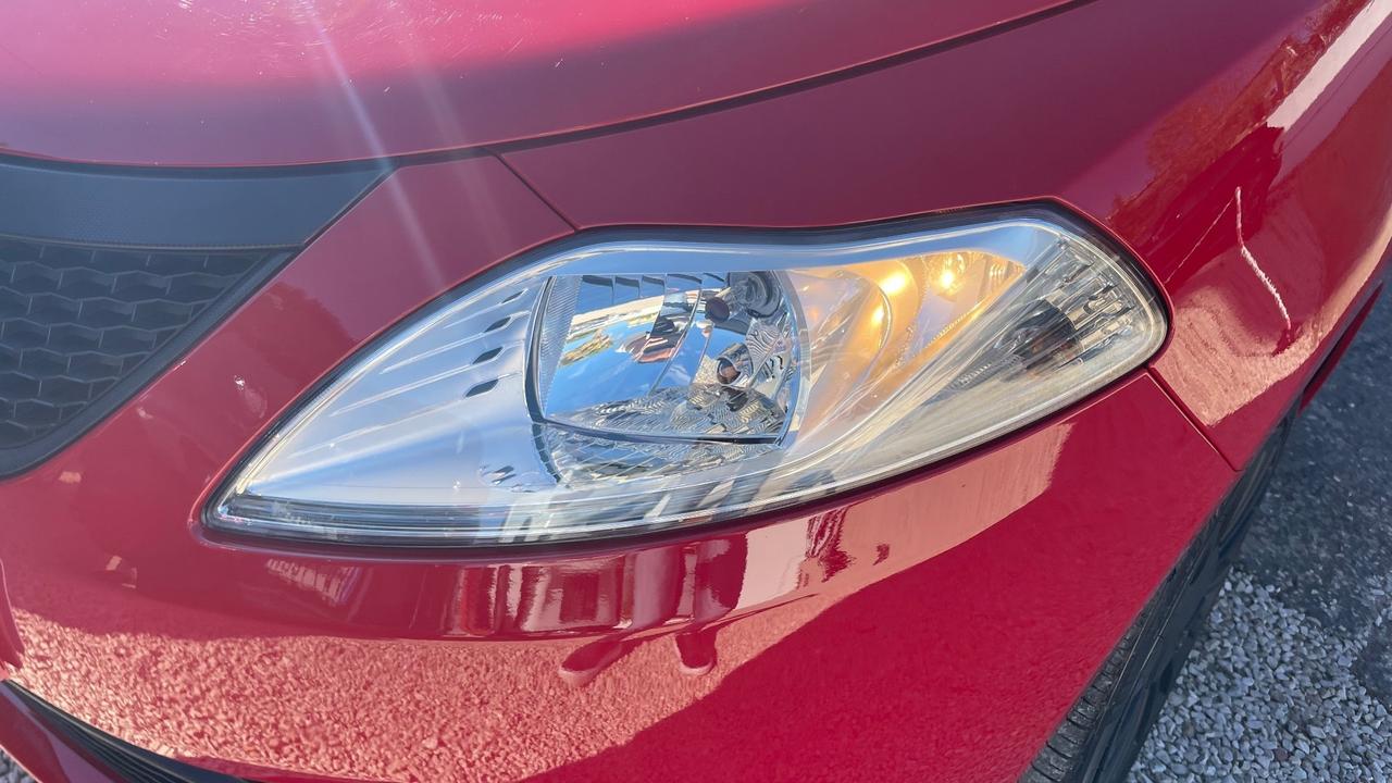 Lancia Ypsilon Ecochic Hybrid 1.0 FireFly 70cv