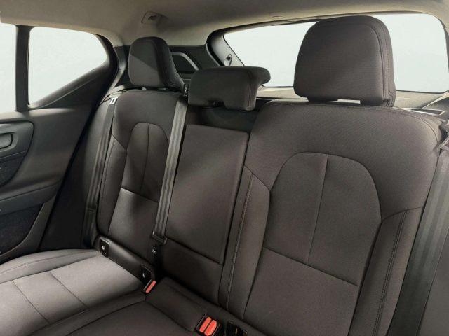 VOLVO XC40 T2 MOMENTUM CORE AUTOMATICA
