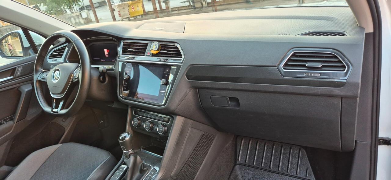 Volkswagen Tiguan 1.5 TSI Sport 130cv R-LINE ADATTA NEOPATENTATI
