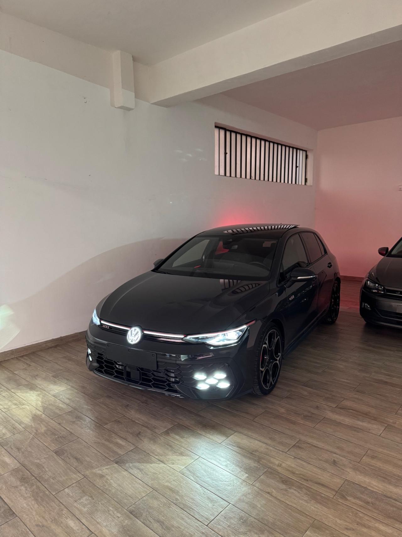 Volkswagen Golf 2.0 TSI GTI DSG