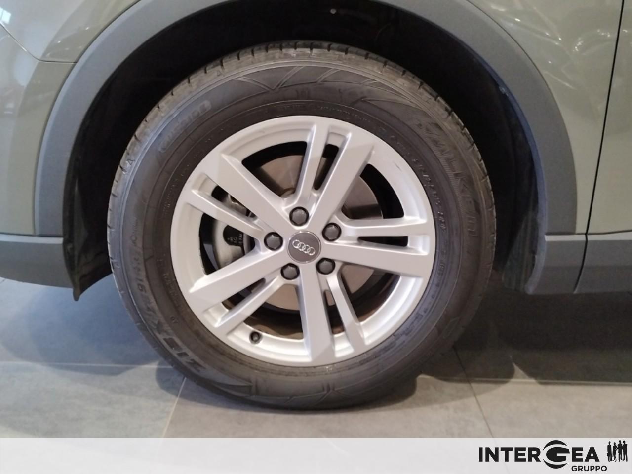 AUDI Q3 35 2.0 tdi Business s-tronic