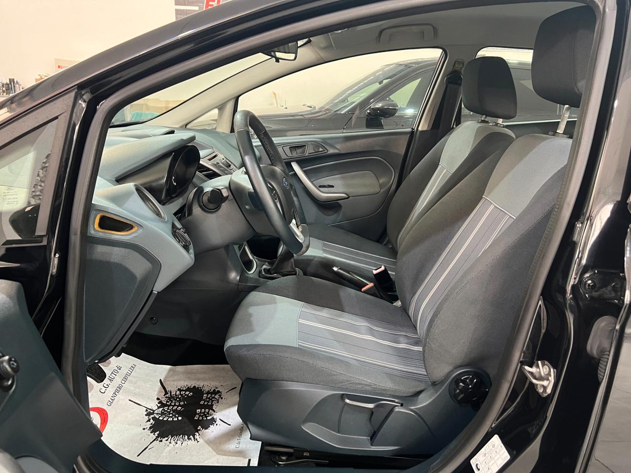 Ford Fiesta 1.4 97 CV - GPL Titanium - 2010