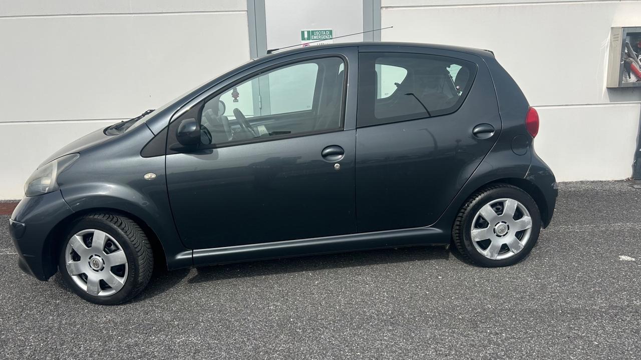 Toyota Aygo 1.0 12V VVT-i 5 porte Now