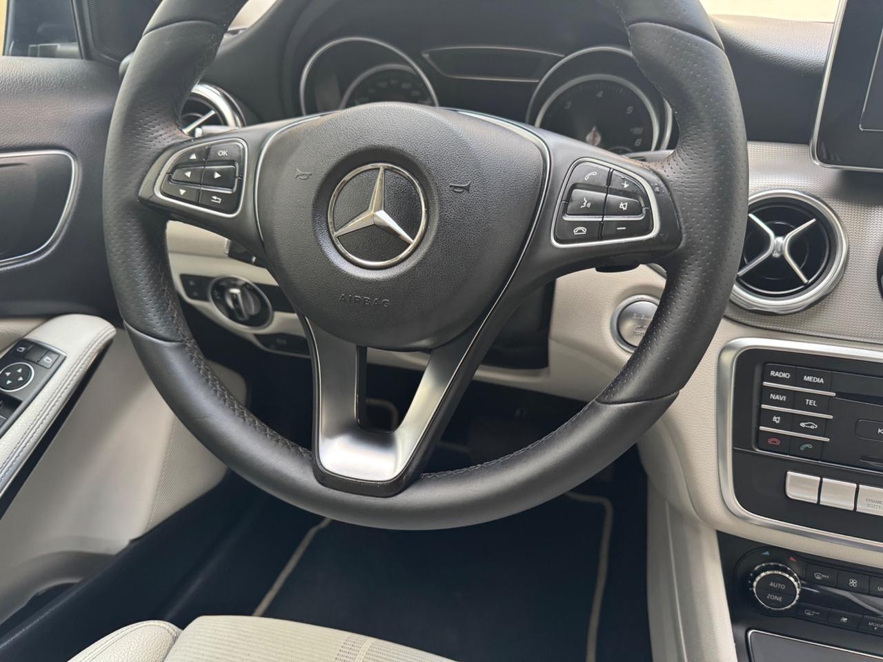 Mercedes-benz GLA 180 d Automatic Premium