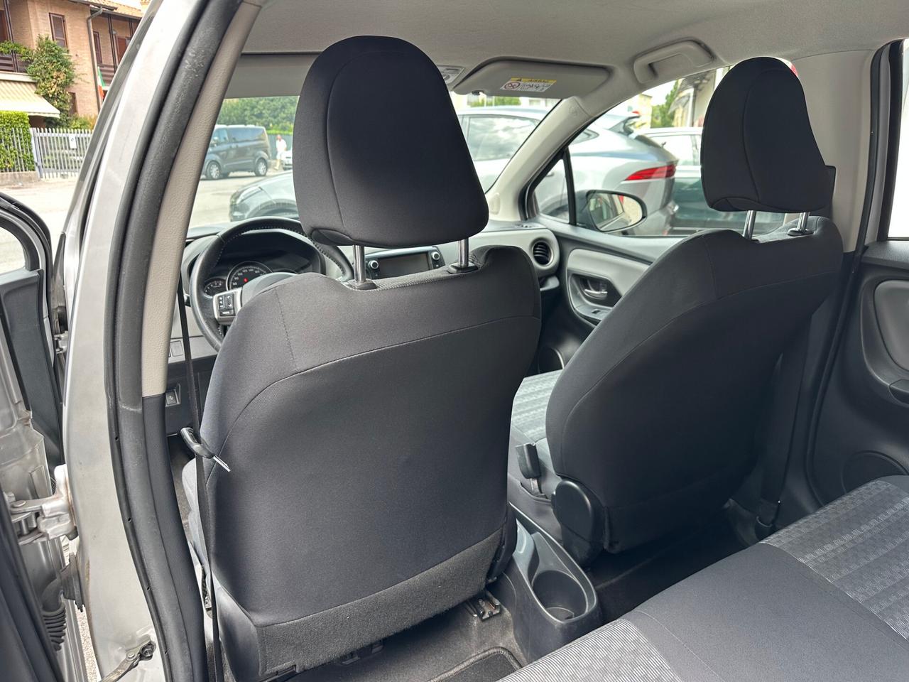 Toyota Yaris 5p 1.3 Lounge E6 OK NEOPATENTATO