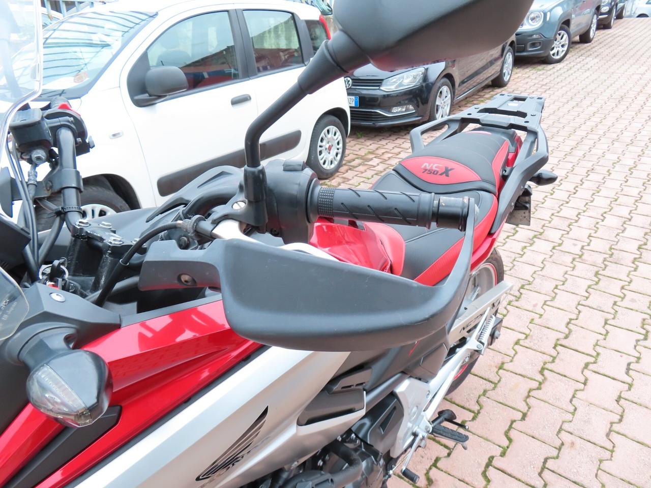 Honda NC 750X FULL 15.000 KM PARI AL NUOVO